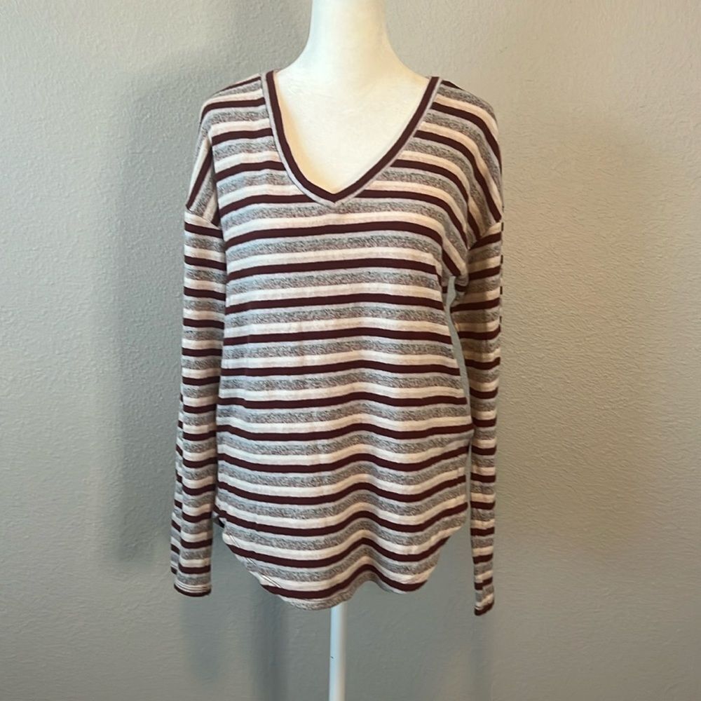 American Eagle Soft & Sexy Plush Striped Long Sleeve VNeck TShirt Size Medium